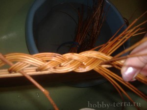 Плетение-из-лозы-загибки-Коса---ШАГ-13
