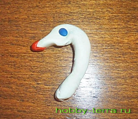 лебедь из пластилина-1