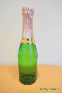 1-2015-02-02_Ideya dekorirovaniya butylki shampanskogo Beloye na chernom