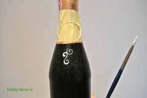 3-2015-02-02_Ideya dekorirovaniya butylki shampanskogo Beloye na chernom